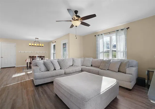 Photo 5 of Single Family Residence at 507 Mcnair St, New Haven, MO 63068 | MLS# MIS24077067 | | Sold on 2025-03-31