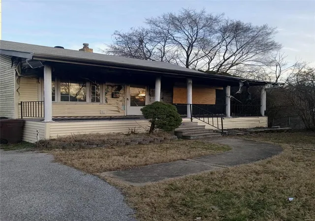 Photo 1 of Single Family Residence at 3224 Marvin Ave, Saint Louis, MO 63114 | MLS# MIS24077132 | | Sold on 2025-01-06