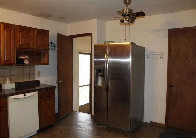 Photo 4 of Single Family Residence at 1716 Korando Ave, Saint Louis, MO 63114 | MLS# MIS24077315 | | Sold on 2025-01-08