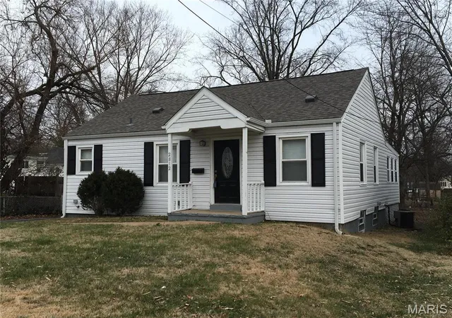 Single Family Residence at 2812 Annapolis Ave, Saint Louis, MO 63114 | MLS# MIS24078554 |  | Sold on 2025-08-28