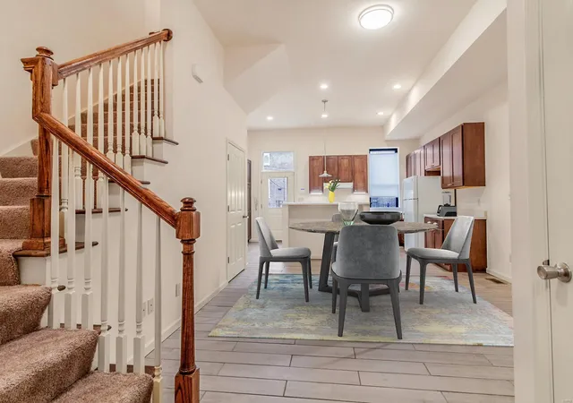 Photo 4 of Single Family Residence at 1225 Allen Market Ln, Saint Louis, MO 63104 | MLS# MIS24078557 |  | Sold on 2025-02-05