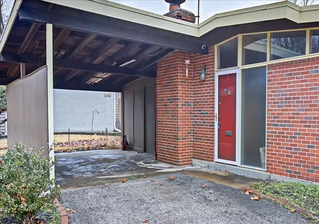 Photo 4 of Single Family Residence at 6716 St Olaf Dr, Saint Louis, MO 63134 | MLS# MIS24078562 | | Sold on 2025-01-14