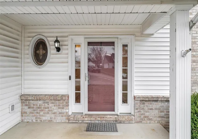 Photo 1 of Single Family Residence at 6006 Cardinal Creek Dr, Saint Louis, MO 63129 | MLS# MIS24078564 | | Sold on 2025-01-30