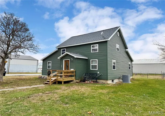 Photo 1 of Single Family Residence at 301 W Summer St, Monroe City, MO 63456 | MLS# MIS24078582 | | Sold on 2025-06-27