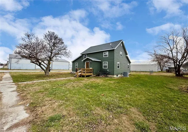 Photo 3 of Single Family Residence at 301 W Summer St, Monroe City, MO 63456 | MLS# MIS24078582 | | Sold on 2025-06-27