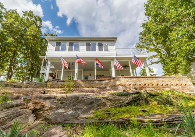 Photo 3 of Single Family Residence at 315 Arrowhead Dr, Camdenton, MO 65020 | MLS# MIS24078627 |  | Sold on 2025-03-27