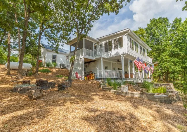 Photo 5 of Single Family Residence at 315 Arrowhead Dr, Camdenton, MO 65020 | MLS# MIS24078627 |  | Sold on 2025-03-27