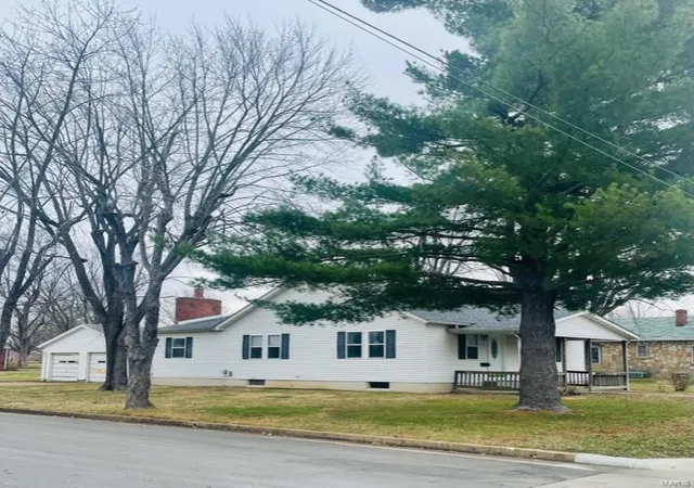 Photo 2 of Single Family Residence at 402 S 5Th, Owensville, MO 65066 | MLS# MIS24078664 | | Sold on 2025-06-13