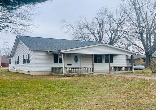 Photo 4 of Single Family Residence at 402 S 5Th, Owensville, MO 65066 | MLS# MIS24078664 | | Sold on 2025-06-13