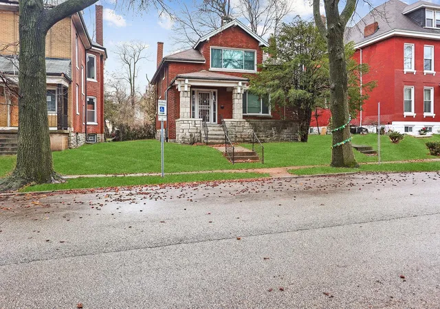 Photo 3 of Single Family Residence at 4908 Lotus Ave, Saint Louis, MO 63113 | MLS# MIS24078696 | | Sold on 2025-02-03
