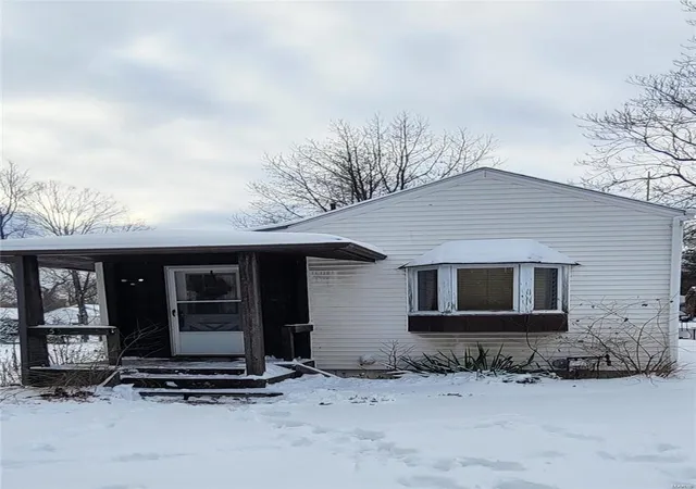Single Family Residence at 3557 Calvert Ave, Saint Louis, MO 63114 | MLS# MIS24078795 | | Sold on 2025-02-07
