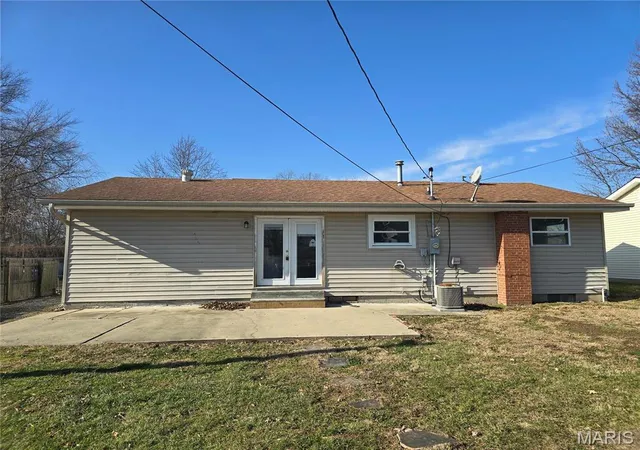 Photo 2 of Single Family Residence at 7705 Redbird Lane, Godfrey, IL 62035 | MLS# MIS24078907 | | Sold on 2025-07-23