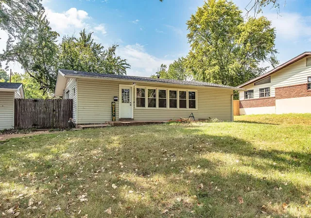 Photo 1 of Single Family Residence at 7837 La Belle St, Saint Louis, MO 63123 | MLS# MIS25000097 | | Sold on 2025-02-07