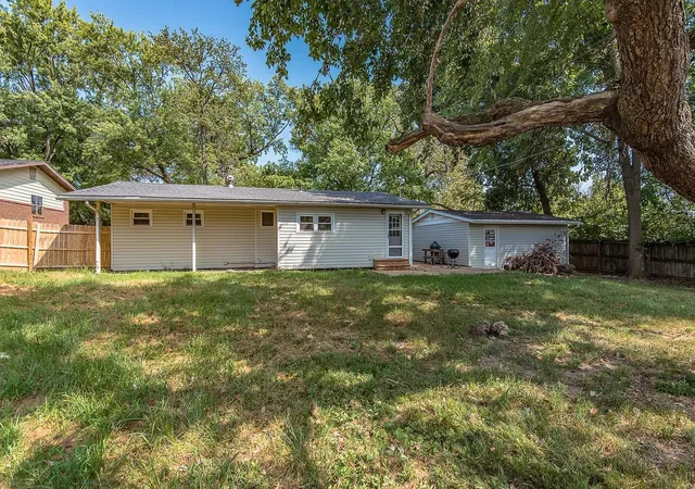 Photo 2 of Single Family Residence at 7837 La Belle St, Saint Louis, MO 63123 | MLS# MIS25000097 | | Sold on 2025-02-07