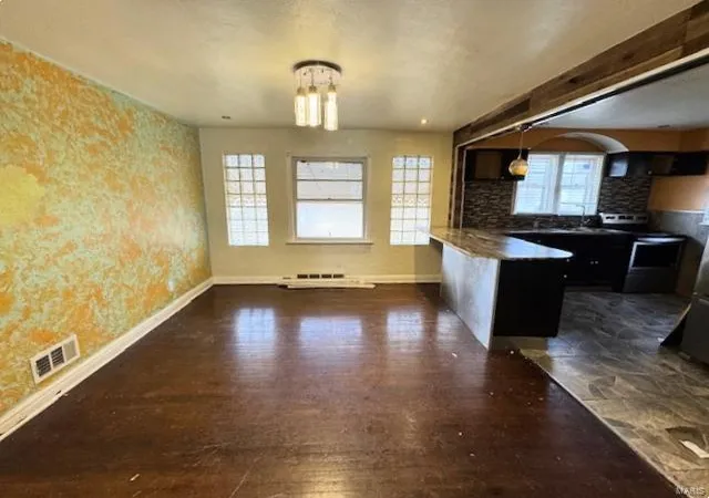 Photo 4 of Single Family Residence at 10021 Sheldon Dr, Saint Louis, MO 63137 | MLS# MIS25000337 |  | Sold on 2025-05-22