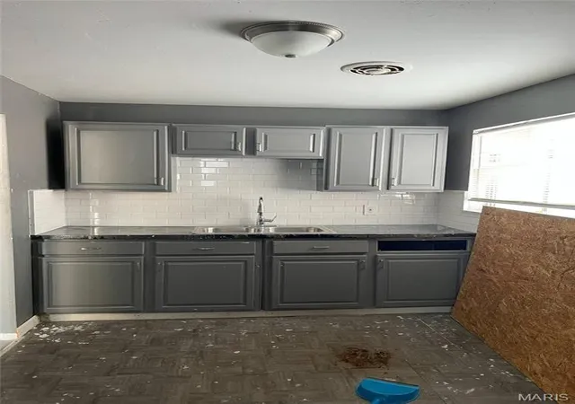 Photo 1 of Single Family Residence at 4610 Lexington Ave, Saint Louis, MO 63115 | MLS# MIS25000391 | | Sold on 2025-10-23