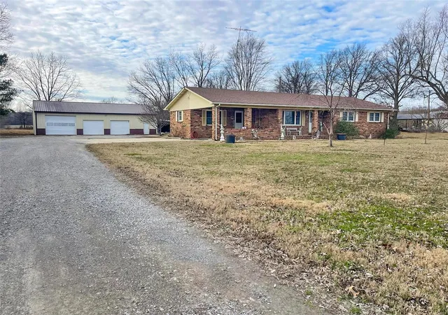 Photo 1 of Single family home for sale at 9667 State Hwy 25 S, Dexter, MO 63841 | MLS# MIS25000421 | Listing updated on 2025-07-01