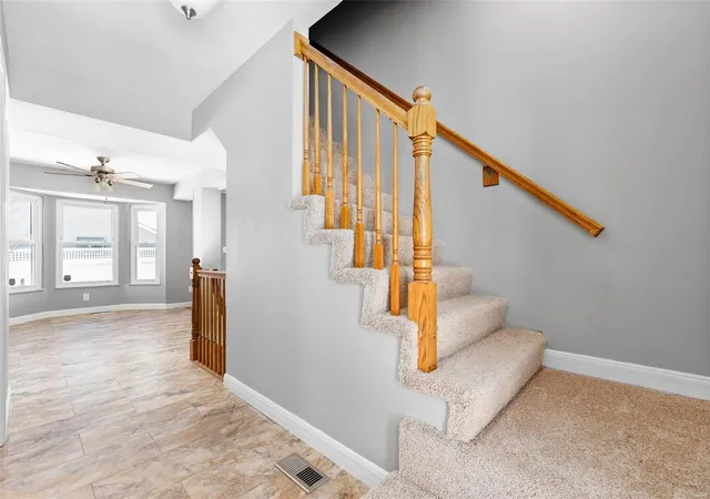 Photo 3 of Single Family Residence at 32 Barrington Dr, Saint Peters, MO 63376 | MLS# MIS25000443 | | Sold on 2025-03-18