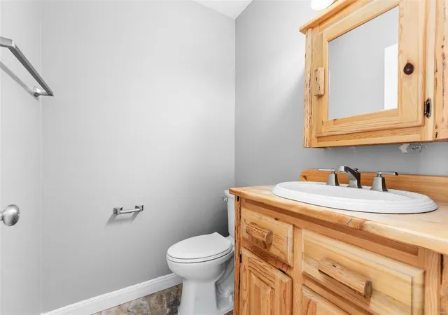 Photo 4 of Single Family Residence at 32 Barrington Dr, Saint Peters, MO 63376 | MLS# MIS25000443 | | Sold on 2025-03-18
