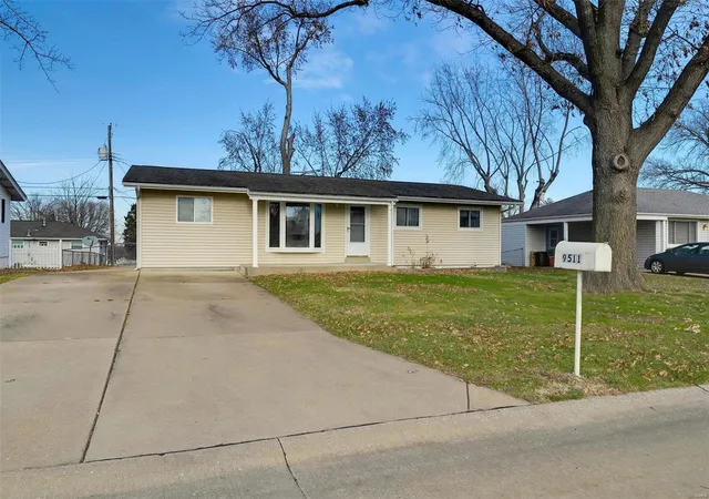 Photo 2 of Single Family Residence at 9511 Bobmar Dr, Saint Louis, MO 63123 | MLS# MIS25000444 | | Sold on 2025-02-03
