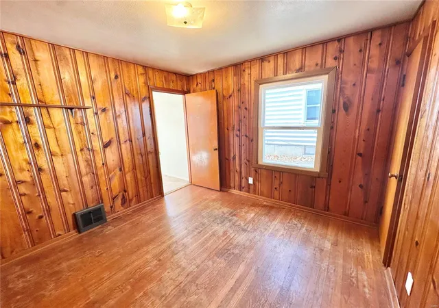 Photo 3 of Single Family Residence at 8847 Kathlyn Dr, Saint Louis, MO 63134 | MLS# MIS25000447 | | Sold on 2025-01-28
