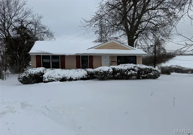Single family home for sale at 8605 Haltonia Ln, Saint Louis, MO 63134 | MLS# MIS25000550 | Listing updated on 2026-01-28