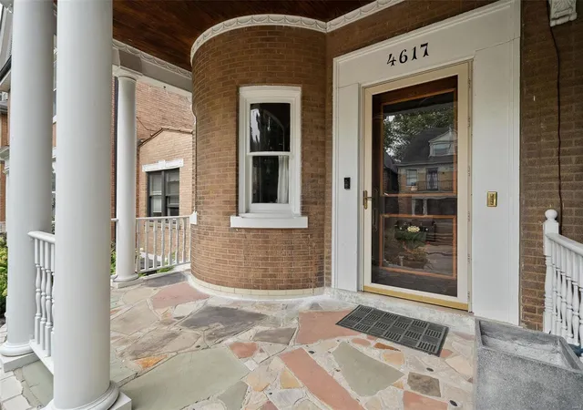 Photo 1 of Single Family Residence at 4617 Westminster Pl, Saint Louis, MO 63108 | MLS# MIS25000583 | | Sold on 2025-05-22