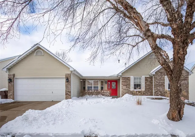 Photo 1 of Single Family Residence at 18 Harmony Crossing Dr, Saint Peters, MO 63376 | MLS# MIS25000684 | | Sold on 2025-03-31