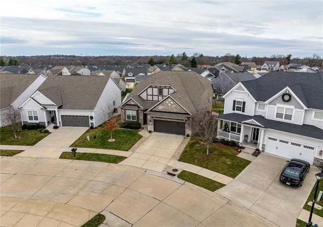 Photo 3 of Single Family Residence at 2329 Banon Dr, Saint Charles, MO 63301 | MLS# MIS25000822 | | Sold on 2025-02-19