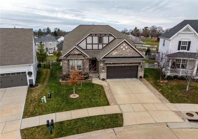 Photo 4 of Single Family Residence at 2329 Banon Dr, Saint Charles, MO 63301 | MLS# MIS25000822 | | Sold on 2025-02-19