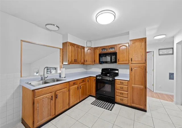 Photo 4 of Single Family Residence at 4135 Green Park Rd, Saint Louis, MO 63125 | MLS# MIS25000961 |  | Sold on 2025-02-18