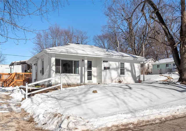 Photo 2 of Single Family Residence at 10905 Lee Ln, Saint Ann, MO 63074 | MLS# MIS25000967 | | Sold on 2025-04-09