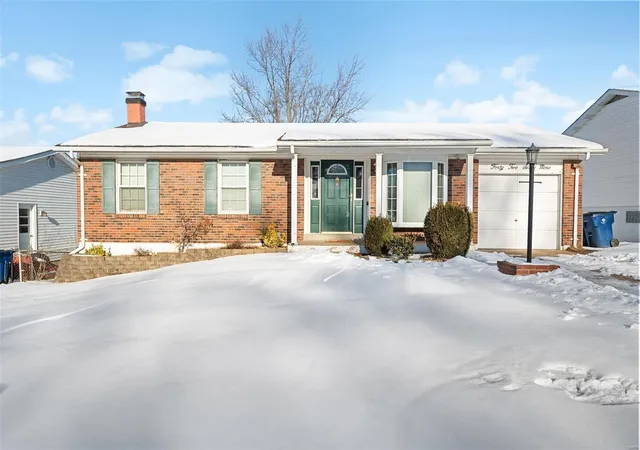 Single Family Residence at 4269 Massabielle Dr, Saint Louis, MO 63129 | MLS# MIS25001016 |  | Sold on 2025-01-31