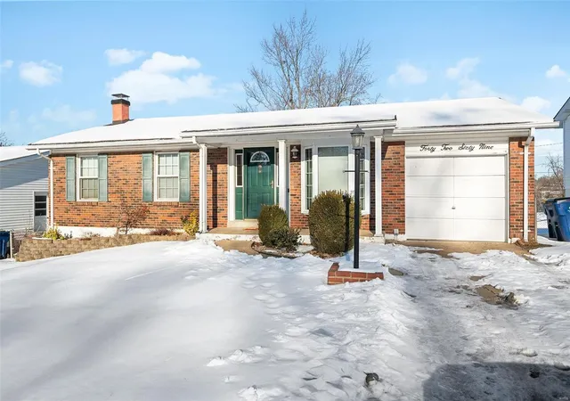 Photo 1 of Single Family Residence at 4269 Massabielle Dr, Saint Louis, MO 63129 | MLS# MIS25001016 |  | Sold on 2025-01-31