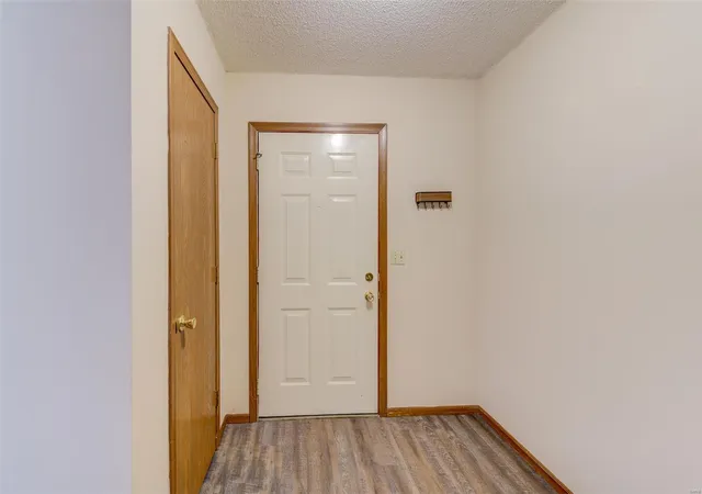 Photo 3 of Townhouse at 33 Timberbrook Dr #C, Saint Peters, MO 63376 | MLS# MIS25001050 |  | Sold on 2025-05-27