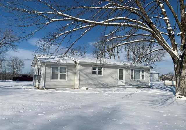 Photo 3 of Farm at 113 Big Bird Rd, Montgomery City, MO 63361 | MLS# MIS25001154 | | Sold on 2025-02-24