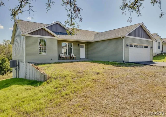 Photo 1 of Single Family Residence at 1162 Hawthorne Dr, Desloge, MO 63628 | MLS# MIS25001235 |  | Sold on 2025-07-22