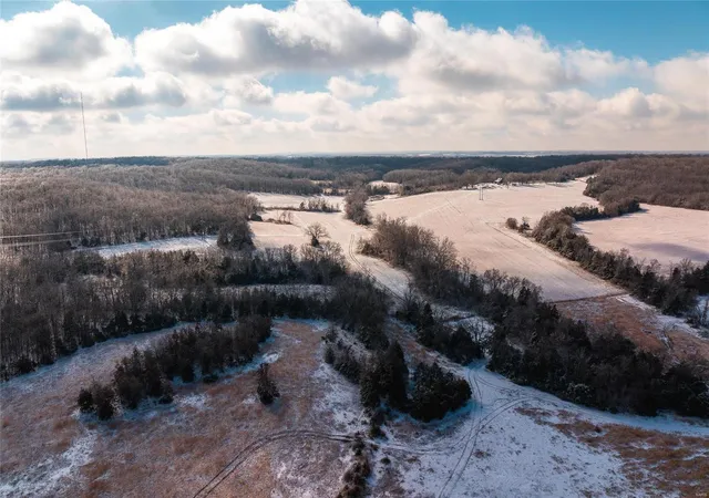 Photo 3 of Farm at 1734 Marshall Road, Stoutland, MO 65567 | MLS# MIS25001341 | | Sold on 2025-03-31