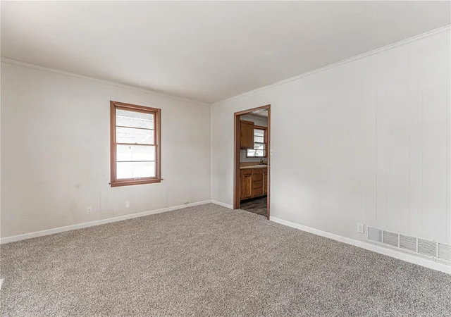 Photo 3 of Single Family Residence at 911 Fairground St, Mexico, MO 65265 | MLS# MIS25001353 | | Sold on 2025-02-25