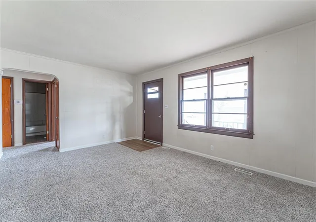 Photo 4 of Single Family Residence at 911 Fairground St, Mexico, MO 65265 | MLS# MIS25001353 | | Sold on 2025-02-25