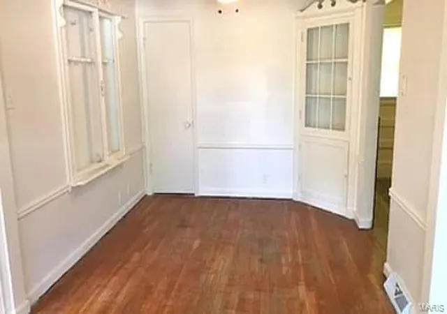 Photo 3 of Single Family Residence at 10216 Ashbrook Dr, Saint Louis, MO 63137 | MLS# MIS25001439 | | Sold on 2025-02-03