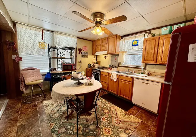 Photo 5 of Single Family Residence at 231 S Sturgeon St, Montgomery City, MO 63361 | MLS# MIS25001442 | | Sold on 2025-04-28