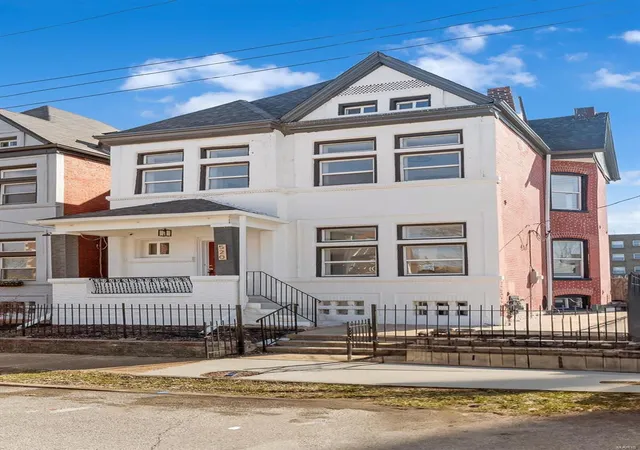 Photo 1 of Single Family Residence at 520 Whittier St, Saint Louis, MO 63108 | MLS# MIS25001941 |  | Sold on 2025-05-16
