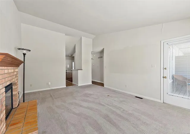Photo 4 of Villa at 1105 Chase Dr, Lake Saint Louis, MO 63367 | MLS# MIS25001952 | | Sold on 2025-04-04