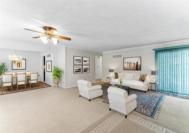 Photo 3 of Single Family Residence at 72 Willow Wy, Saint Charles, MO 63304 | MLS# MIS25001989 |  | Sold on 2025-02-14