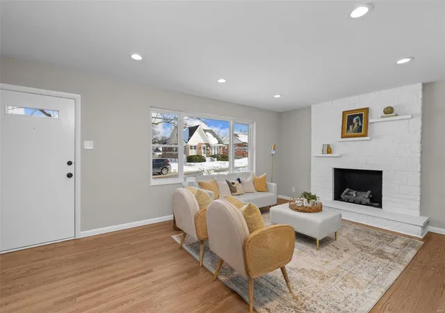 Photo 4 of Single Family Residence at 463 Dickens Ave, Saint Louis, MO 63122 | MLS# MIS25001990 |  | Sold on 2025-02-14