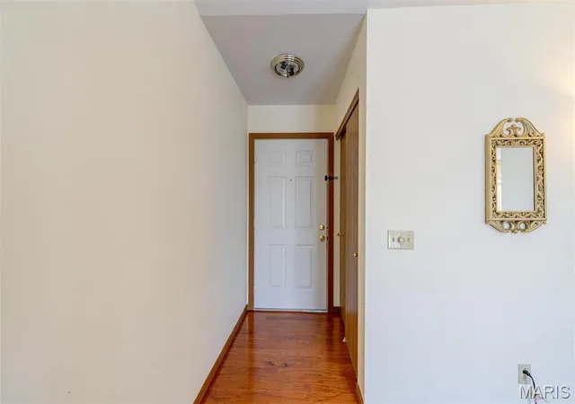 Photo 4 of Condominium at 454 Cambridge Pl #3, Saint Peters, MO 63376 | MLS# MIS25002010 |  | Sold on 2025-06-16