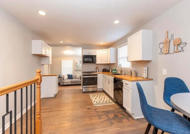 Photo 3 of Single Family Residence at 7520 Calvin Ave, Saint Louis, MO 63136 | MLS# MIS25002135 |  | Sold on 2025-04-08