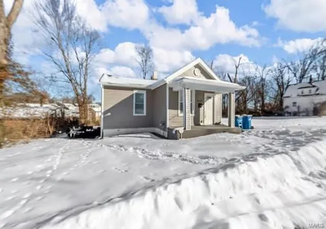 Photo 2 of Single Family Residence at 6223 Westerhoff Ave, Saint Louis, MO 63121 | MLS# MIS25002136 |  | Sold on 2025-02-28