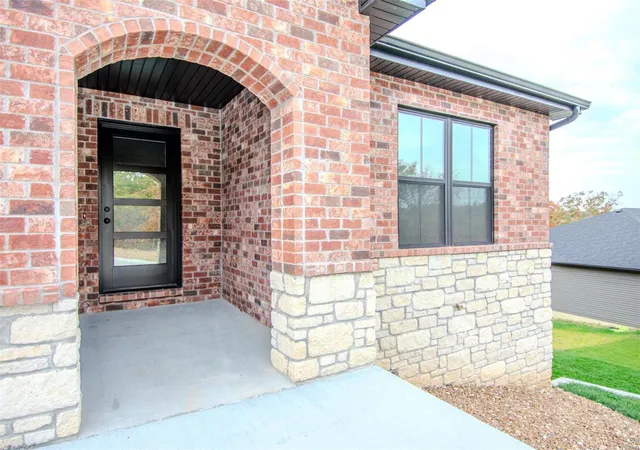 Photo 2 of Single Family Residence at 12567 Rock Hill Rd, Holts Summit, MO 65043 | MLS# MIS25002158 | | Sold on 2025-04-17